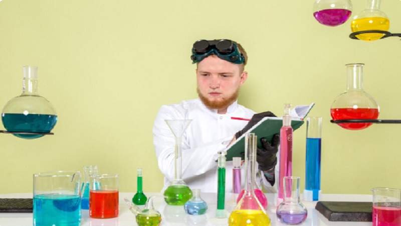 What Students Should Know Before Choosing a Chemistry Tutor in Calgary